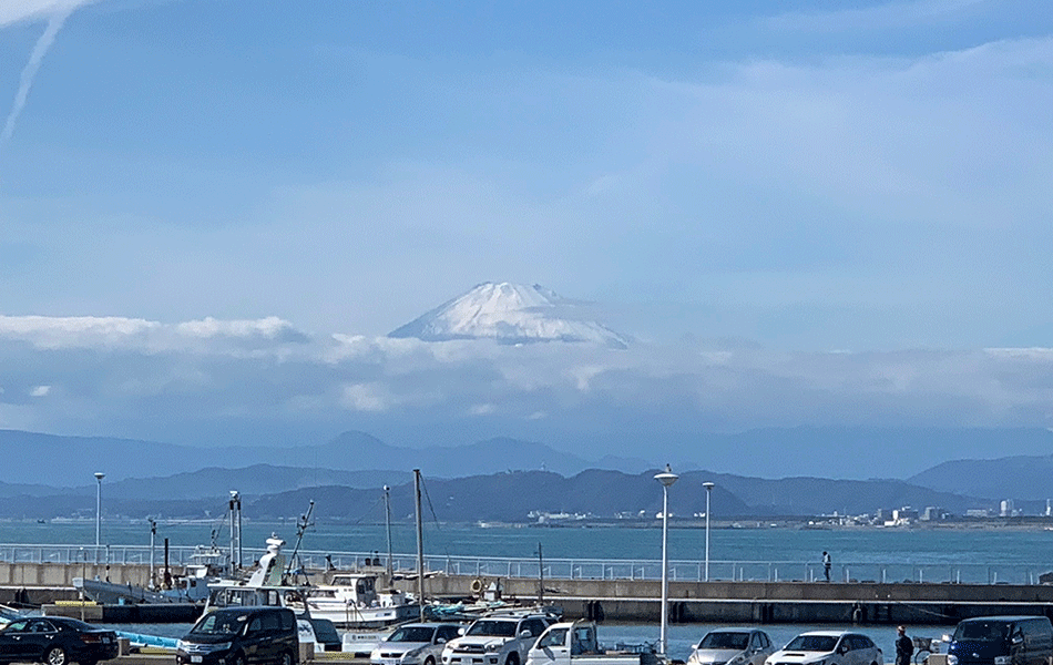 20191023片瀬海岸からみた富士山